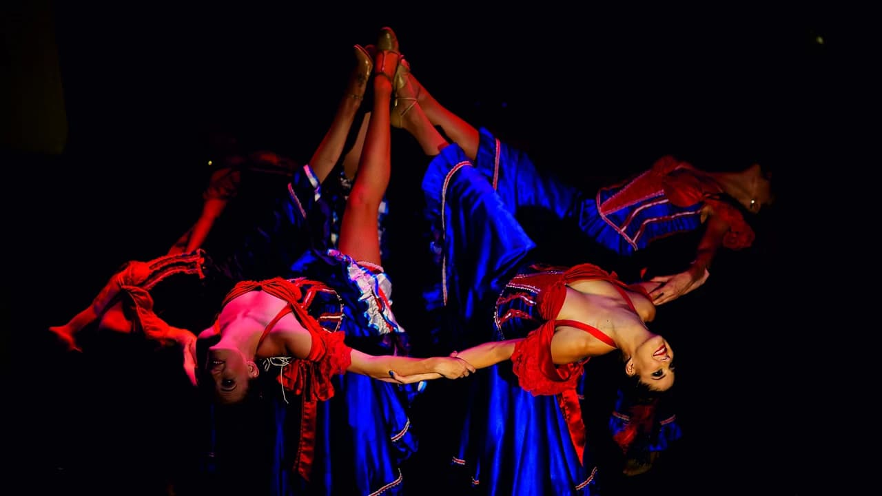 Sydney Harbour Showboat Dinner Cruise - Photo 5
