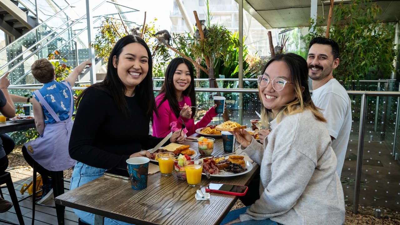 Breakfast with the Koalas at WILD LIFE SYDNEY - Photo 5