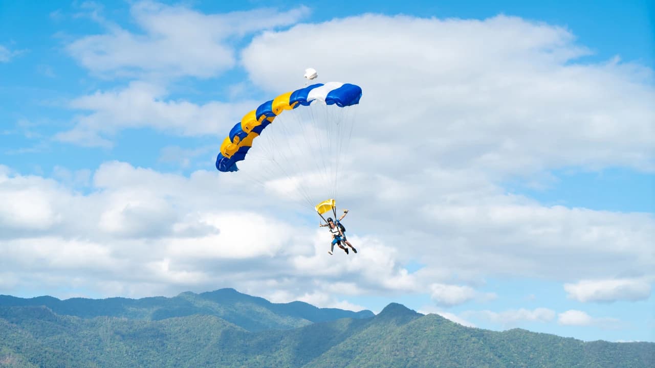 Tandem Skydiving Experience Cairns - Photo 1