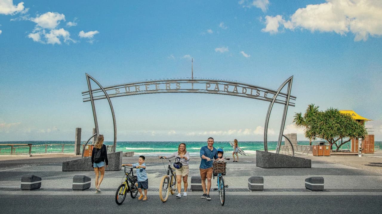 Shared Transfers between Gold Coast Airport and Surfers Paradise - Photo 3