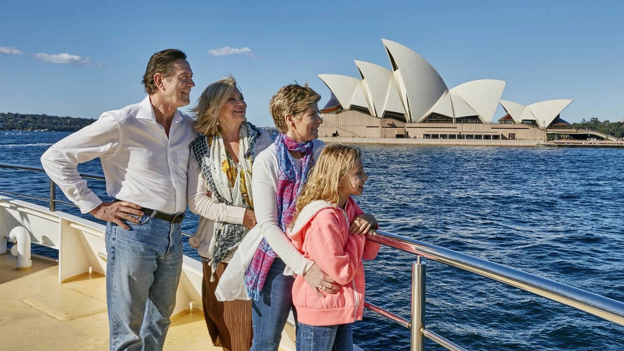 COMBO: WILD LIFE Sydney Zoo Ticket + Captain Cook Hop-on Hop-off Cruise - Photo 3