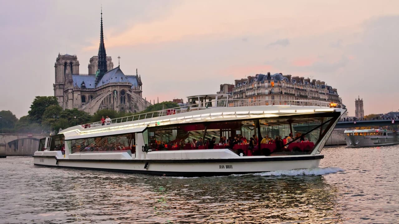 Seine River Sightseeing Cruise by Bateaux Mouches - Photo 4