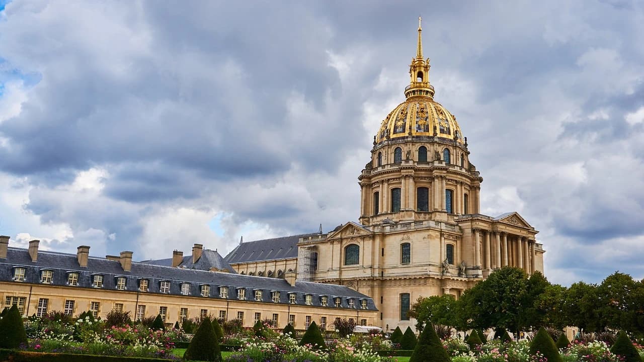 COMBO: Paris Museum Pass + Seine River Sightseeing Cruise by Bateaux Parisiens - Photo 4