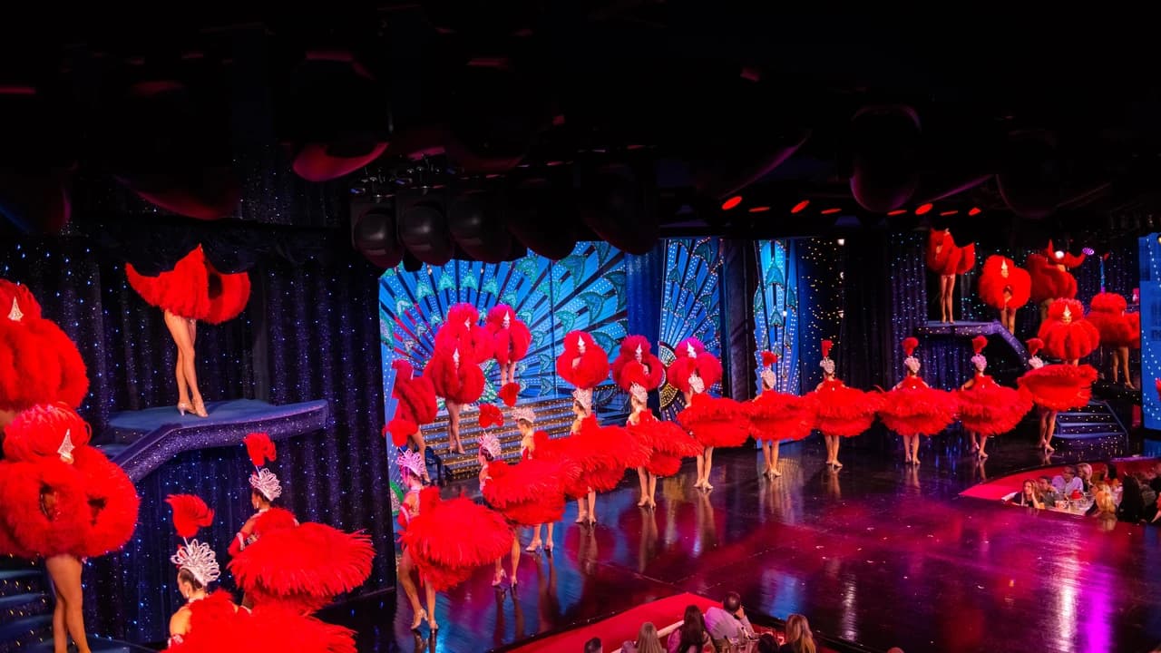 Moulin Rouge Cabaret Show and Paris Bus Tour - Photo 2