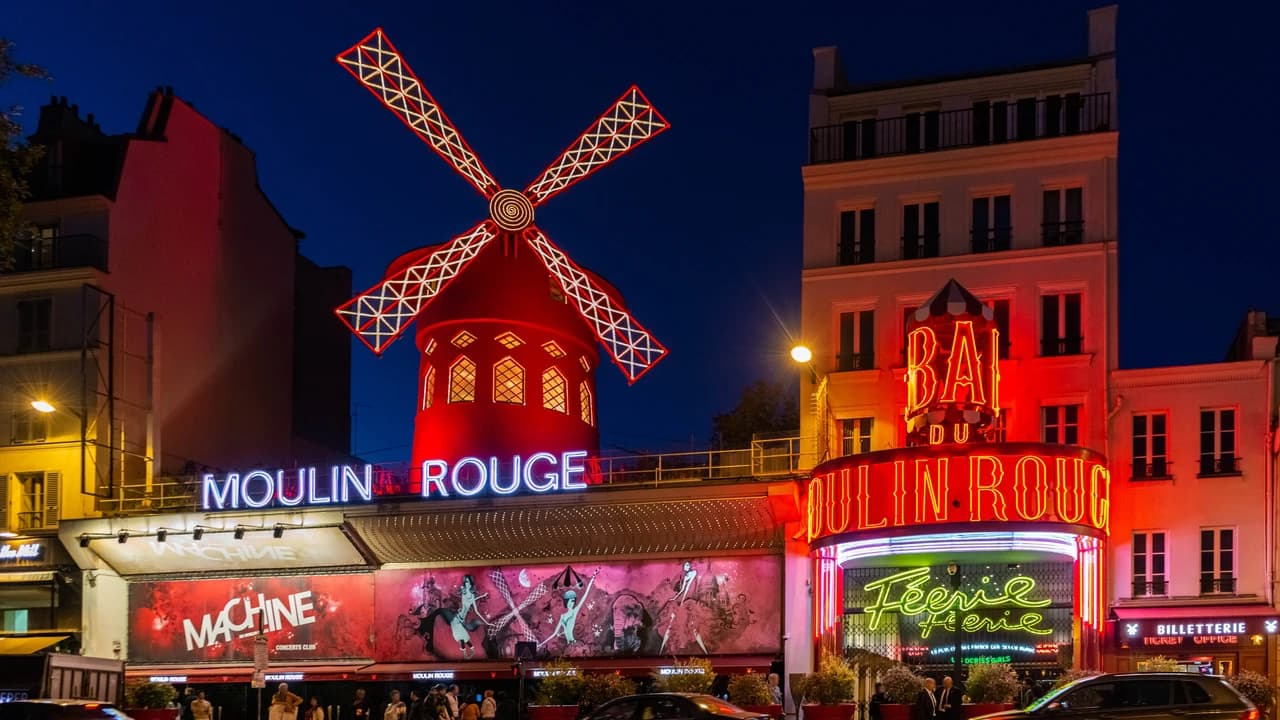 Moulin Rouge Cabaret Show and Paris Bus Tour - image 7