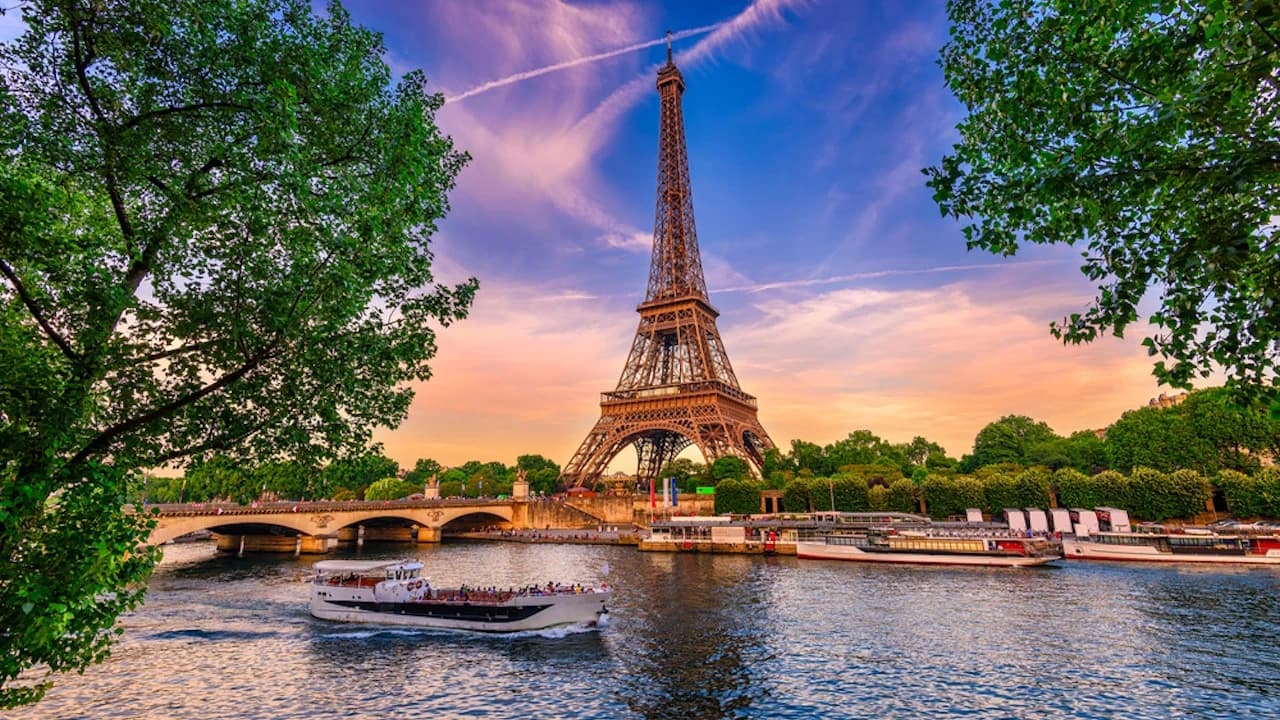Seine River Cruise by Bateaux Parisiens – Departing from the Eiffel Tower - Photo 2