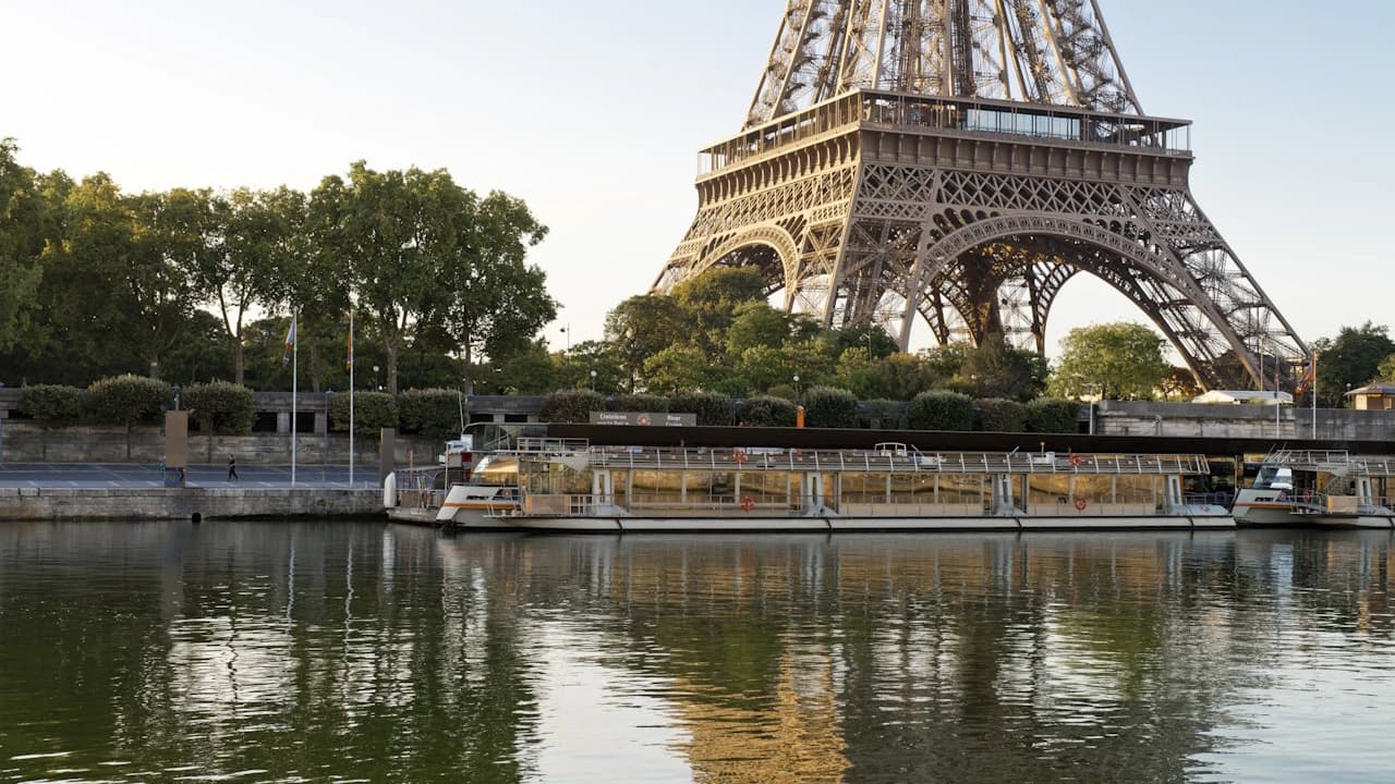 Seine River Cruise by Bateaux Parisiens – Departing from the Eiffel Tower - Photo 3