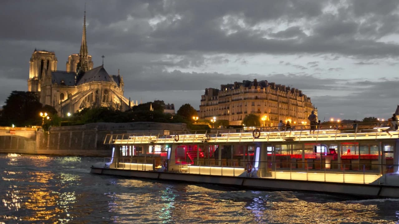 Seine River Cruise by Bateaux Parisiens – Departing from the Eiffel Tower - image 7