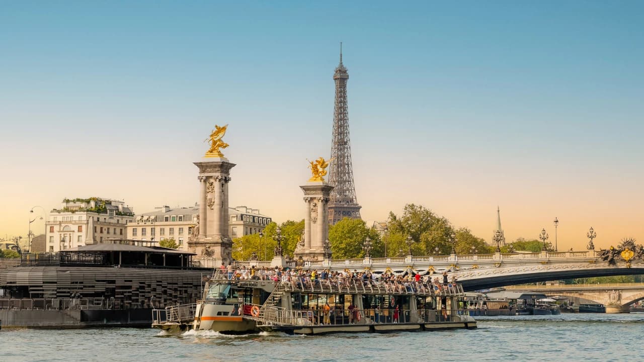 Seine River Cruise by Bateaux Parisiens – Departing from the Eiffel Tower - image 8