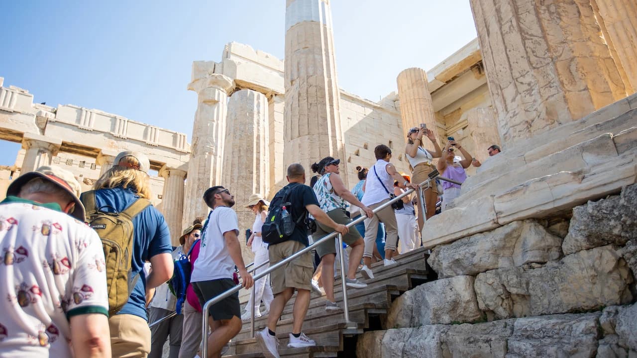 Early Access to the Acropolis and Old Athens Walking Tour - Photo 4