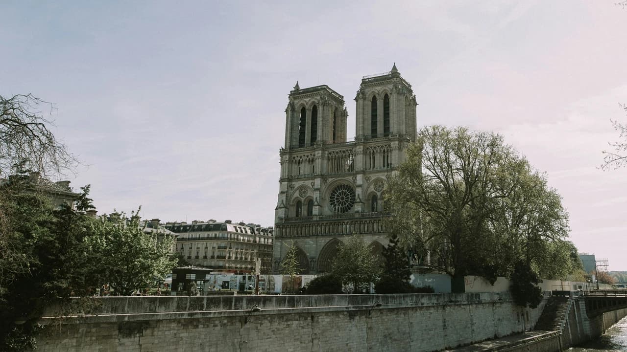 Sainte-Chapelle Tour with English Live Commentary & Reserved Entry - image 6