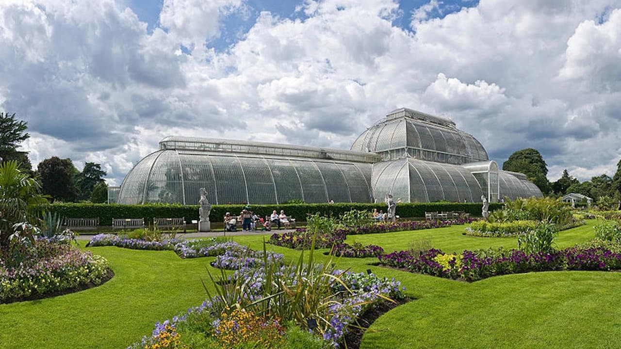 Kew Gardens - Photo 1