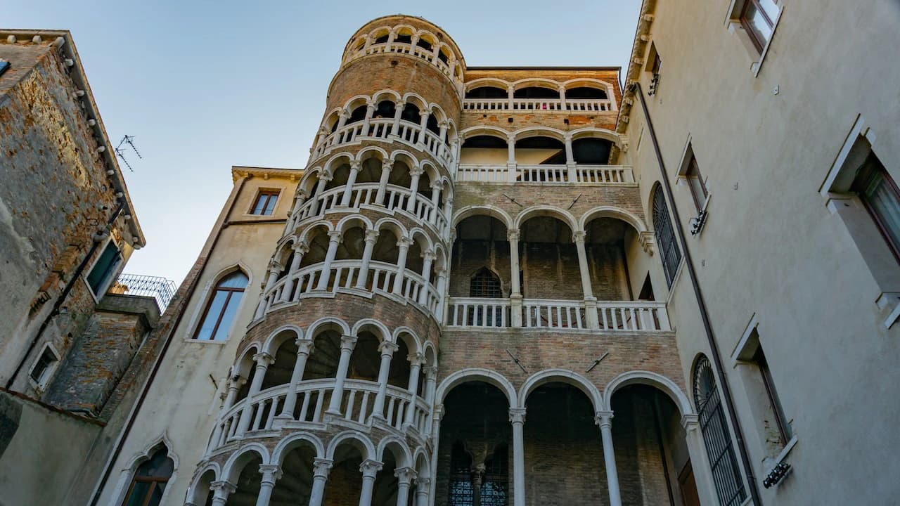 Scala Contarini del Bovolo - Photo 1