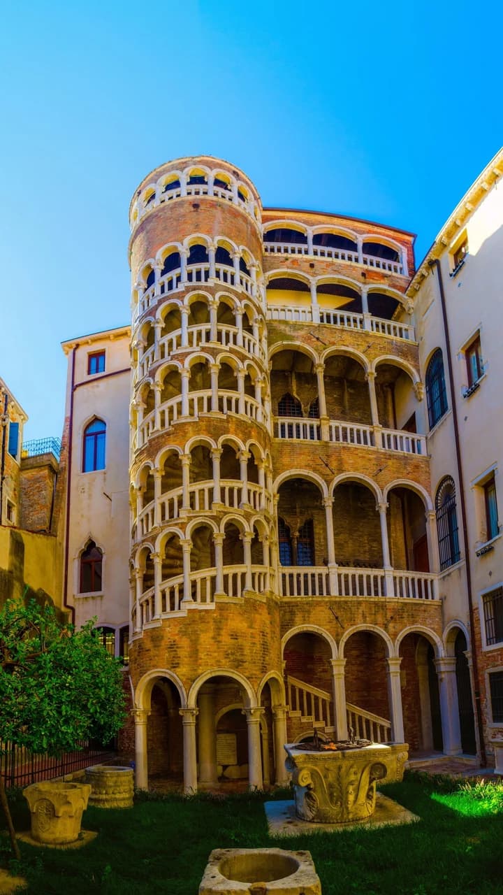 Scala Contarini del Bovolo - image 6