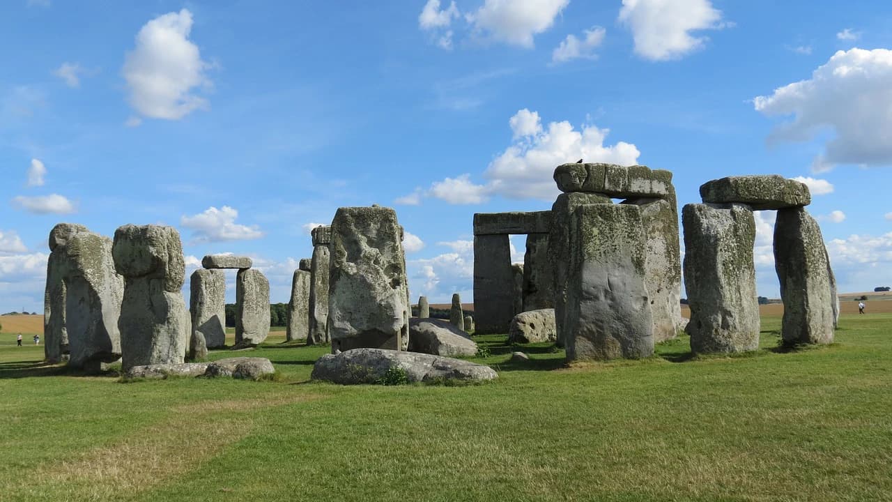 Stonehenge and Roman Baths Tour - image 6