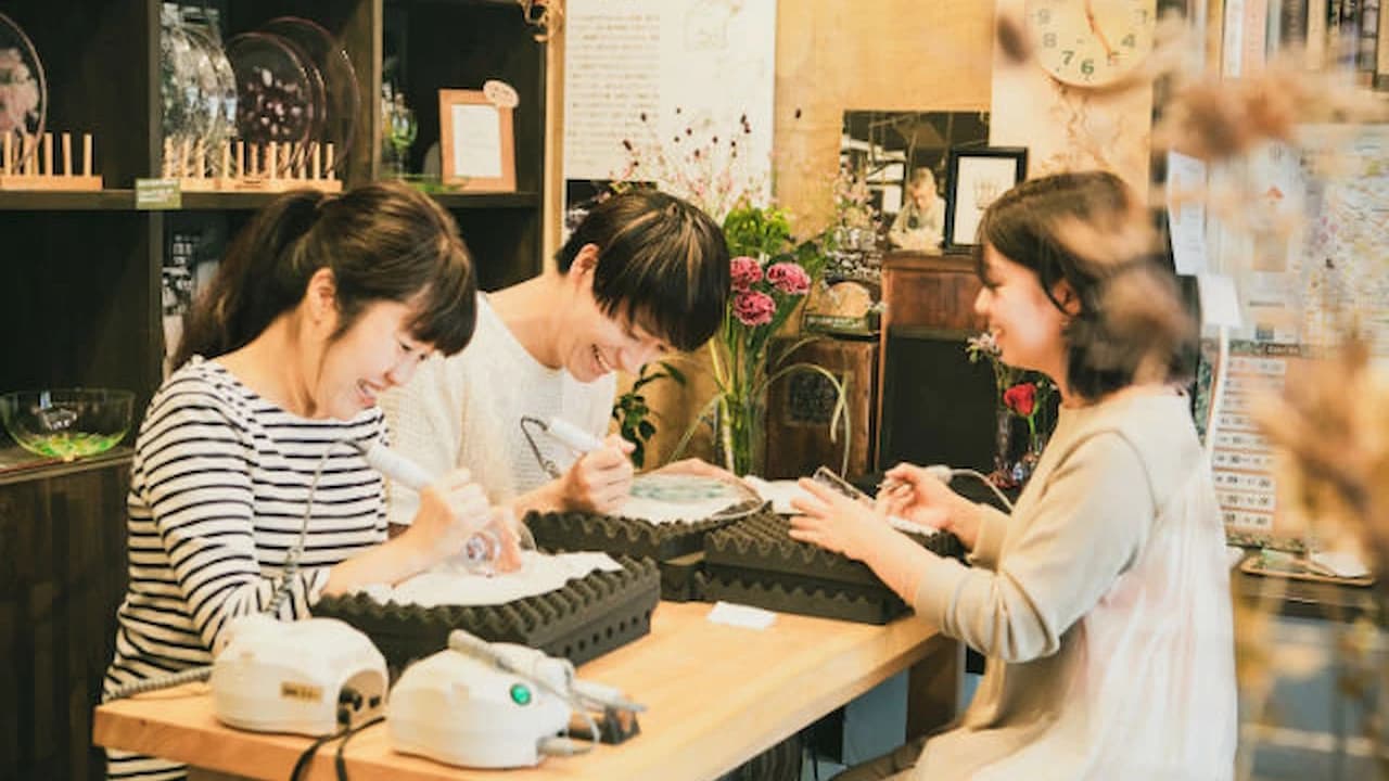 Glass Carving Experience at Tokyo Small Museum of Books About Glass - image 6