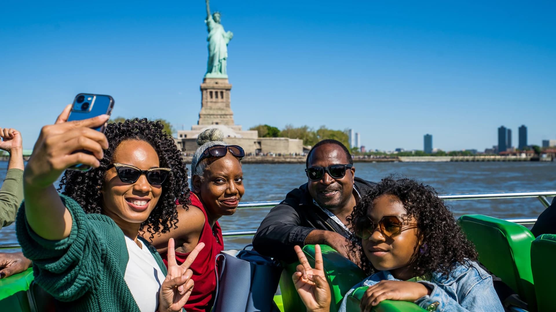 The Beast Downtown Speedboat to Statue of Liberty by Circle Line: Reserved Straight-to-Board Ticket - image 8