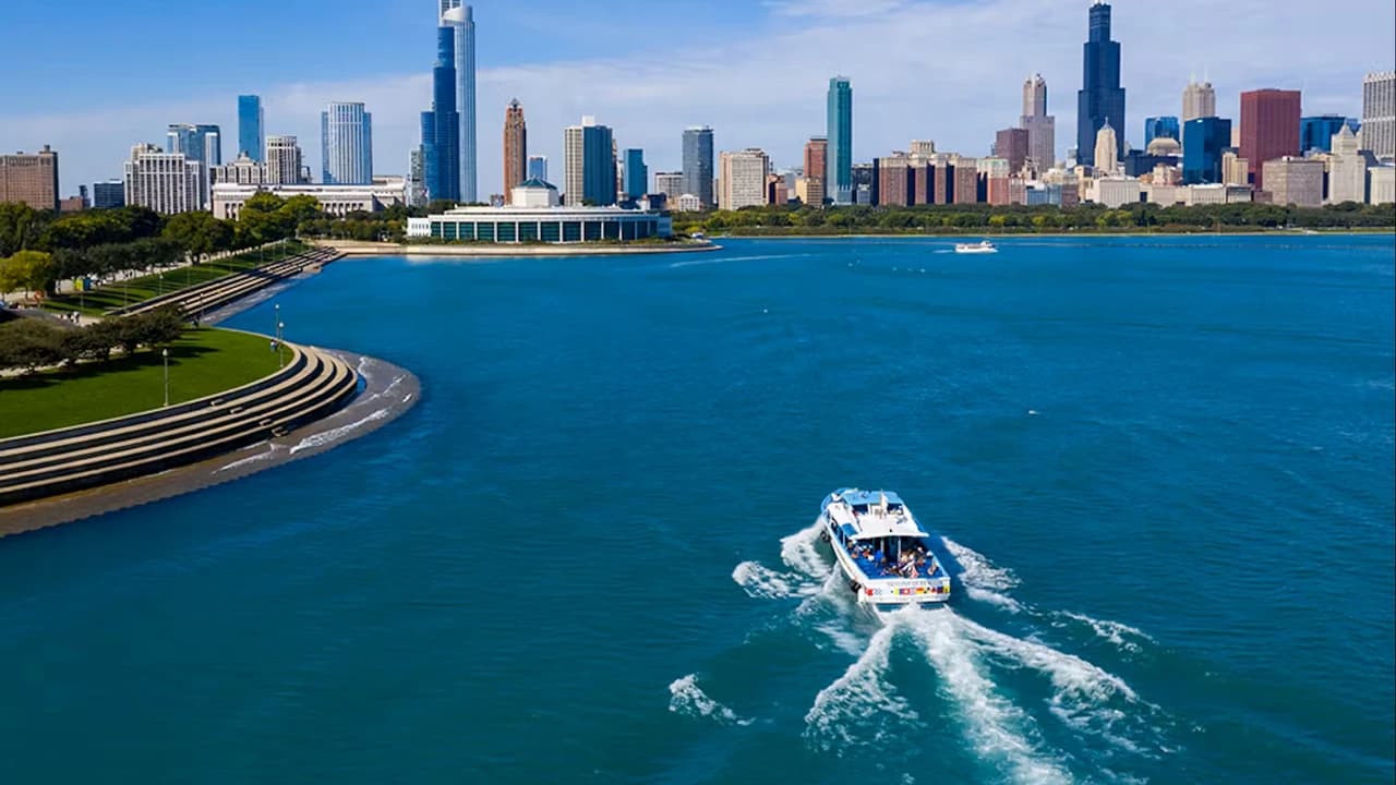 Lake Michigan and Chicago River Cruise Ticket - Photo 3