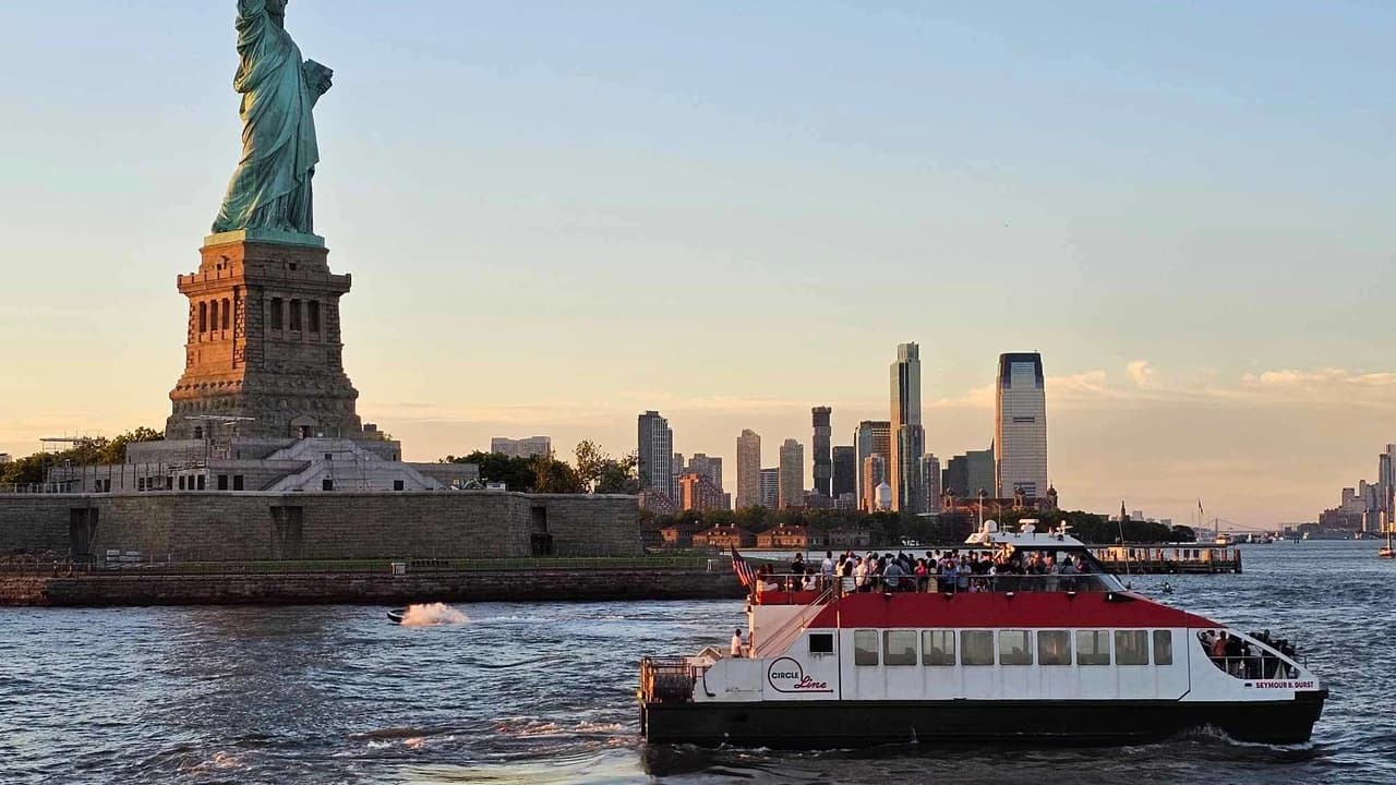 Circle Line Downtown "Liberty Sunset" Evening Cruise (1.5 hours): Reserved Straight-to-Board Ticket - Photo 2