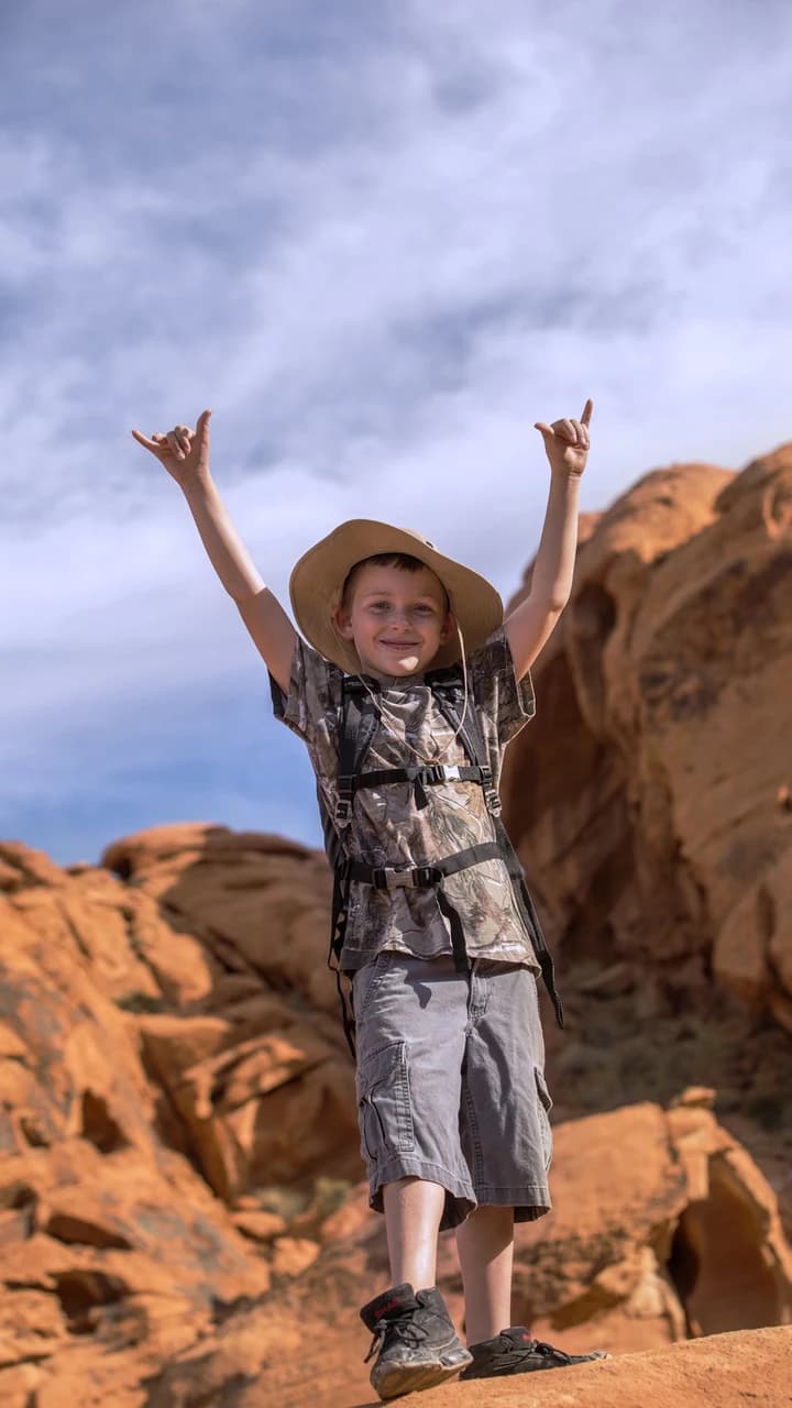 Hiking in the Valley of Fire - Photo 4