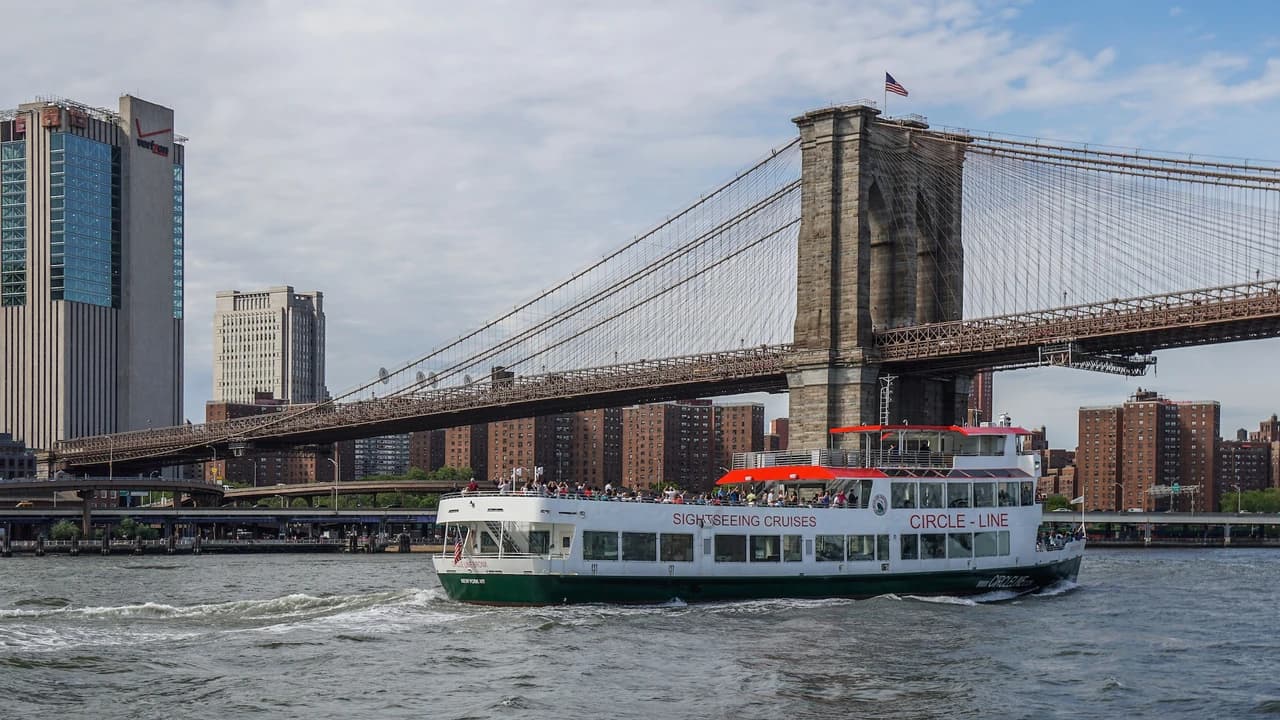 Official Circle Line Cruises, Midtown NYC: Reserved Straight-to-Board Ticket - Photo 4