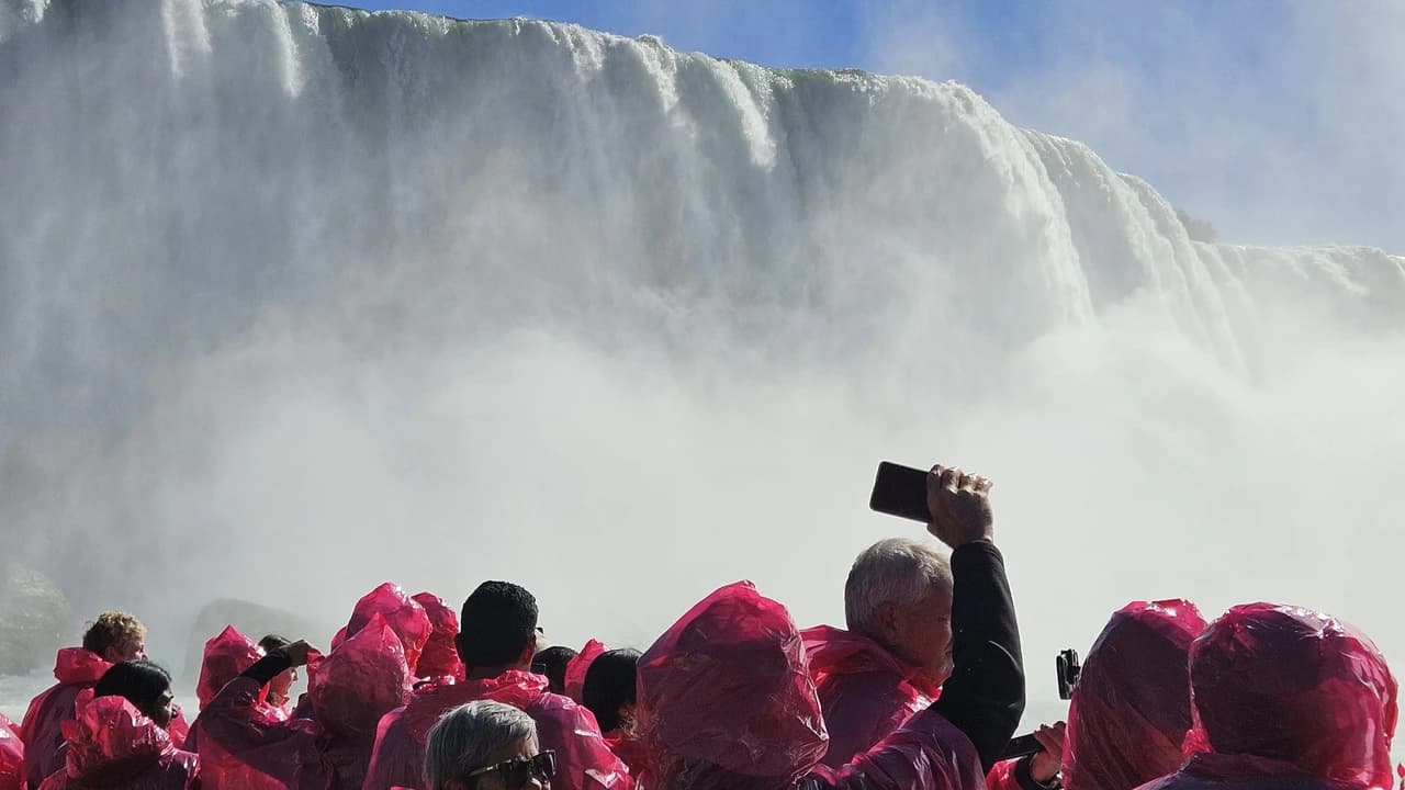 Niagara Falls Day Trip by Air from New York City - Photo 5