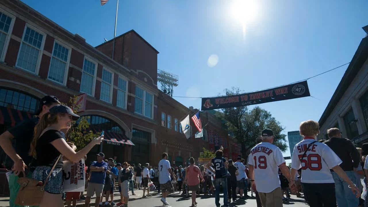 Fenway Park walking tour in Boston - Photo 3