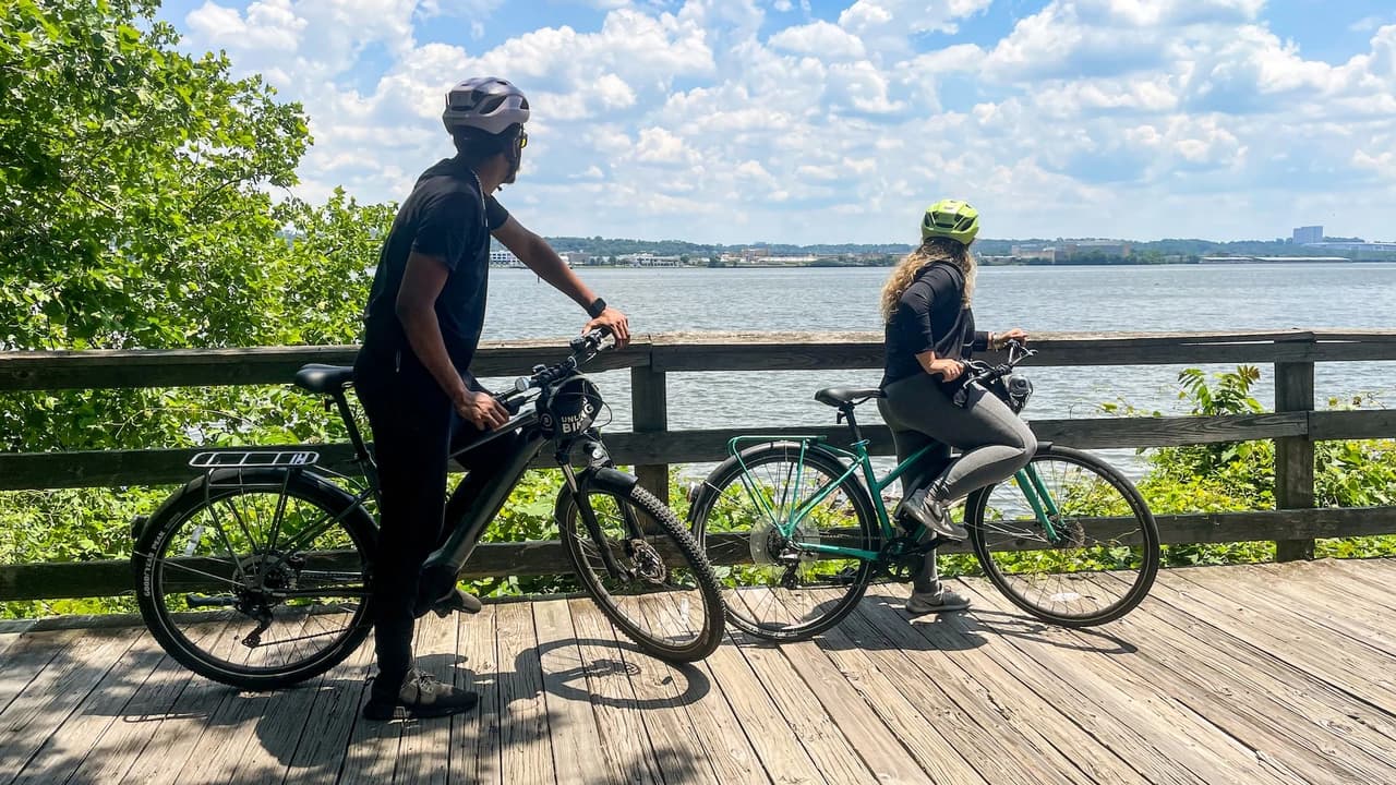 Washington DC Bike Rental at Old Town Alexandria - Photo 2