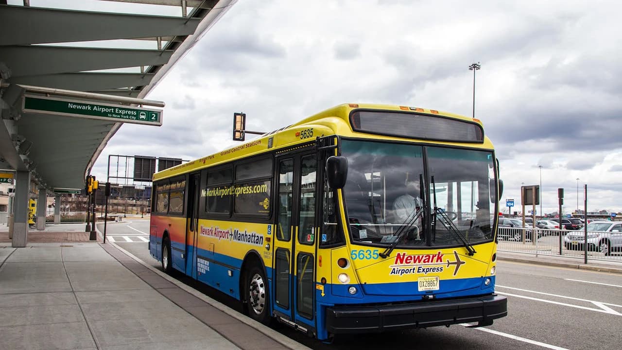Manhattan: Bus Transfer from/to Newark Airport - Photo 1