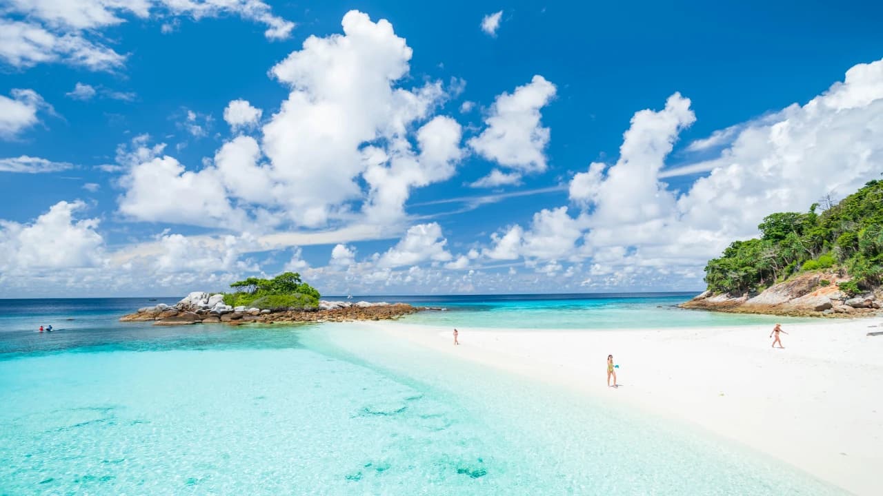 Raya Noi, Raya Yai, and Maiton Island Snorkelling Tour from Phuket - image 6