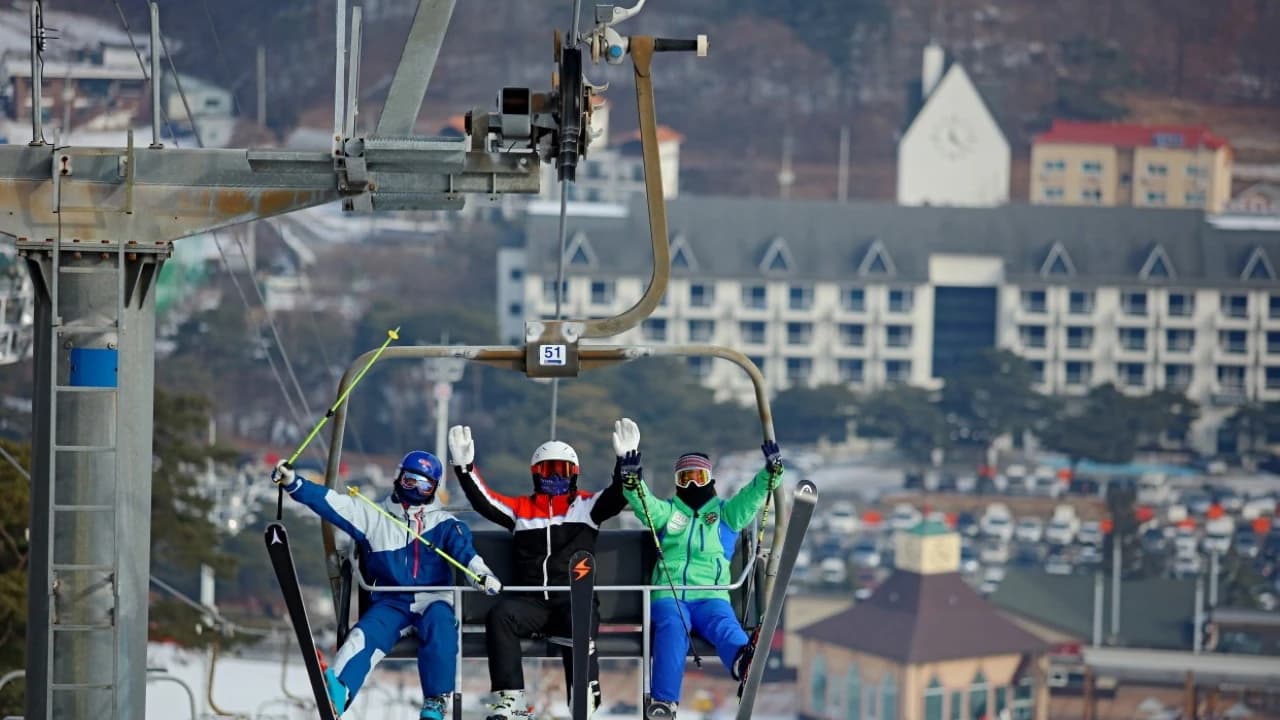 Jisan Forest Ski Resort Full-Day Tour from Seoul - image 8