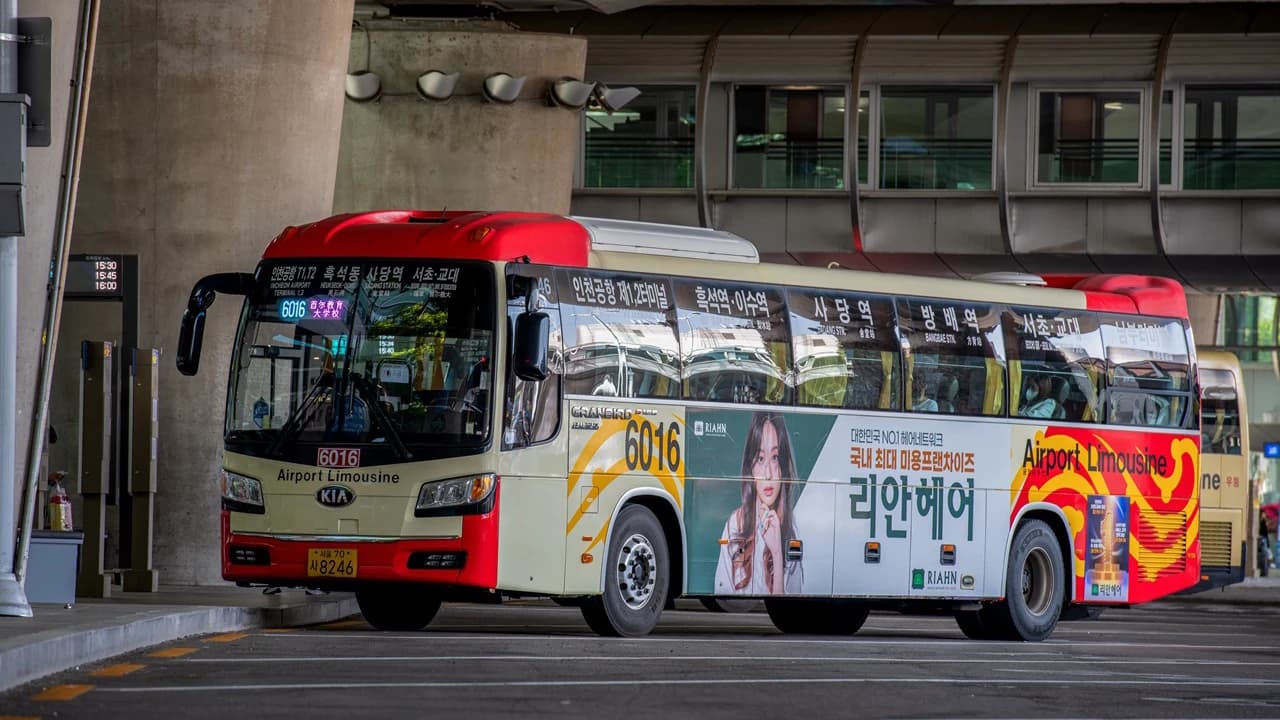 Airport Limousine Bus Transfers from Incheon International Airport to Seoul - Photo 4