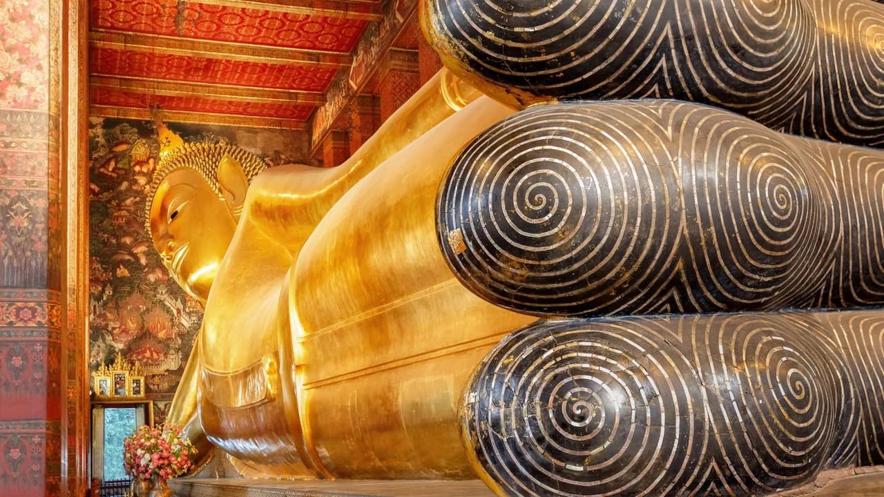 Wat Pho and Wat Arun Walking Tour - Photo 2