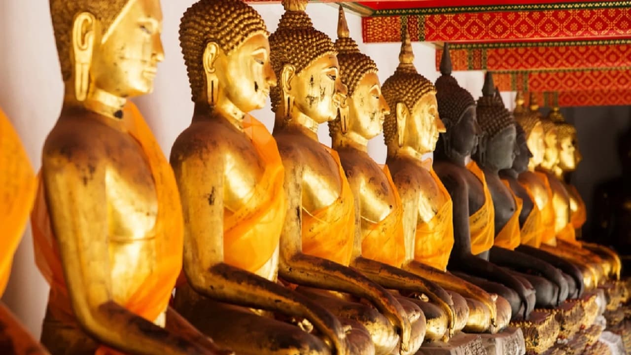 Wat Pho and Wat Arun Walking Tour - Photo 5