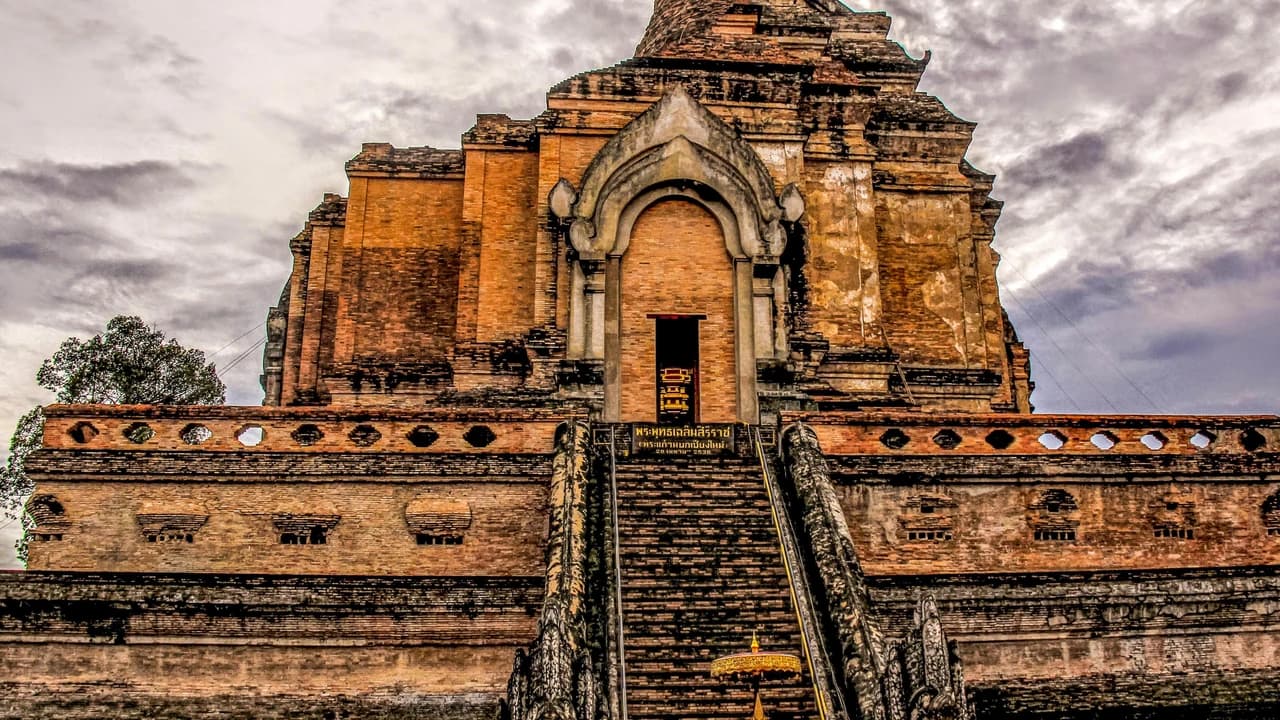 Chiang Mai Old City and Temples Walking Tour - Photo 1