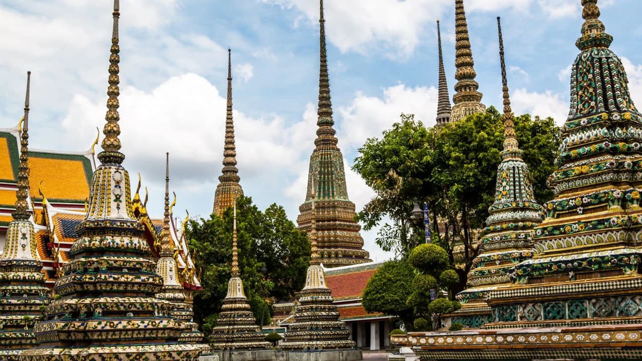 Wat Pho and Wat Arun Walking Tour - image 7