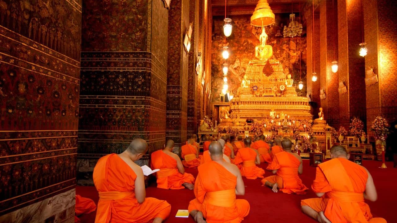Wat Pho and Wat Arun Walking Tour - image 8