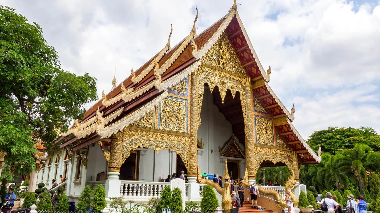 Chiang Mai Old City and Temples Walking Tour - Photo 5
