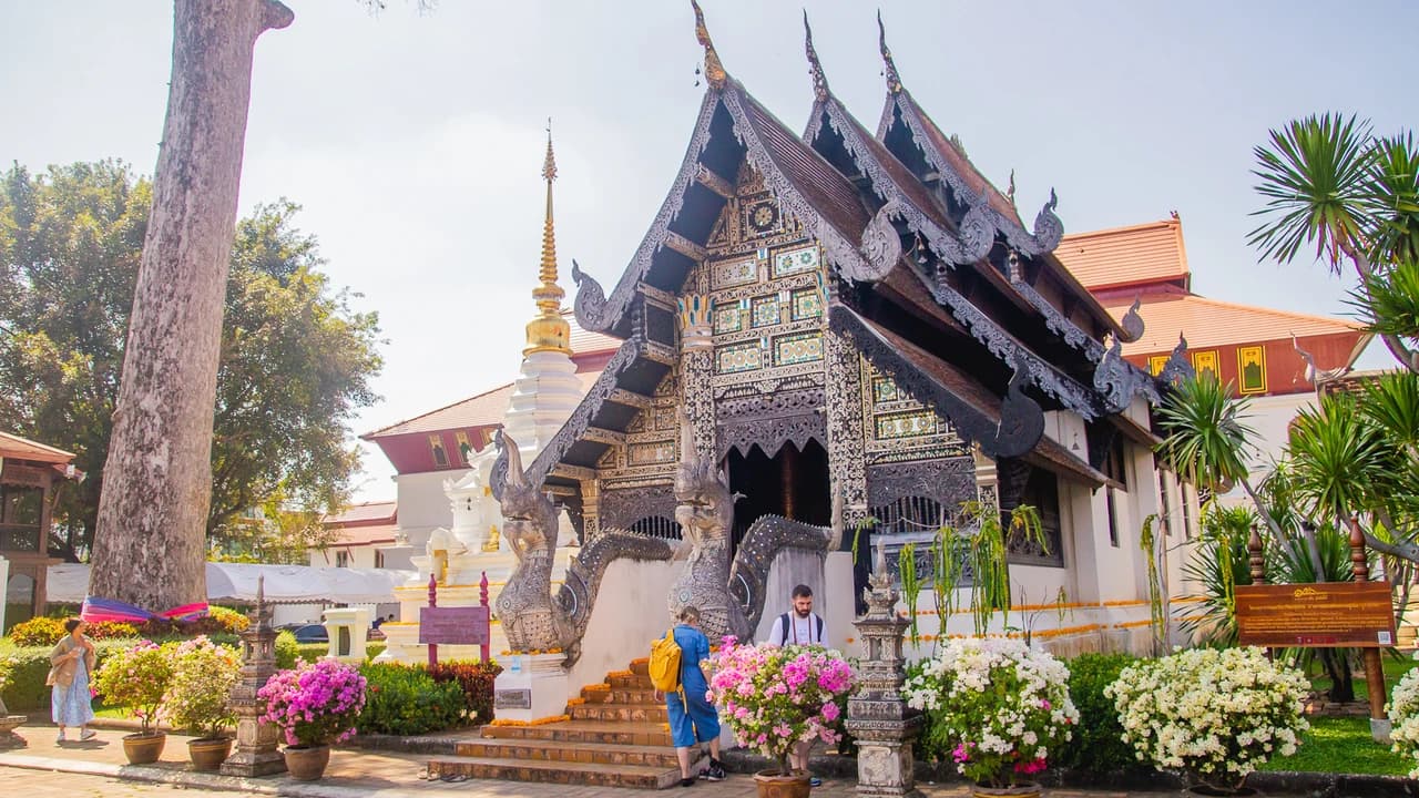 Chiang Mai Old City and Temples Walking Tour - image 7