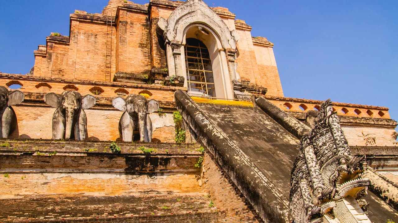 Chiang Mai Old City and Temples Walking Tour - image 8