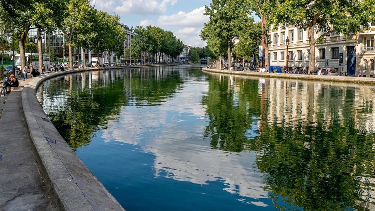 Canal Saint-Martin Cruise - Photo 1