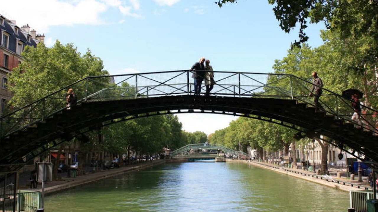 Canal Saint-Martin Cruise - Photo 3