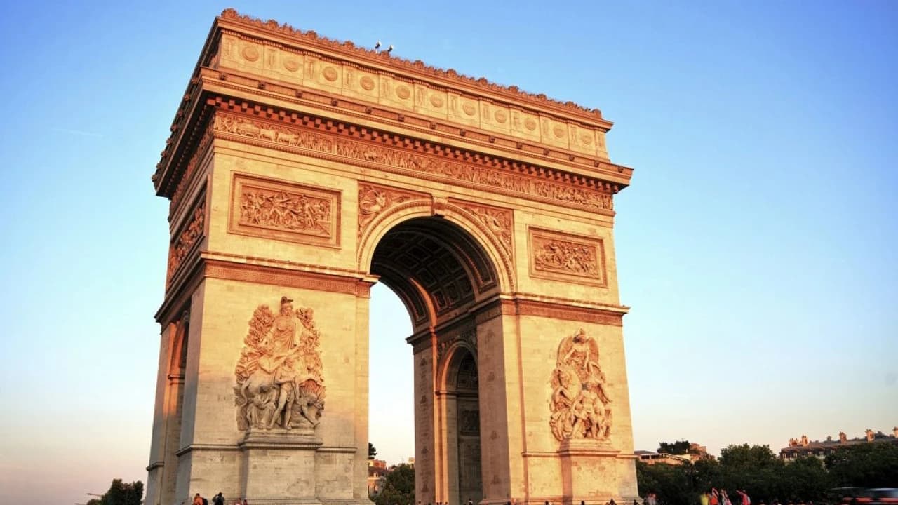 Paris Open-Top Bus Tour, Seine River Cruise, and Eiffel Tower Dining Experience - Photo 3