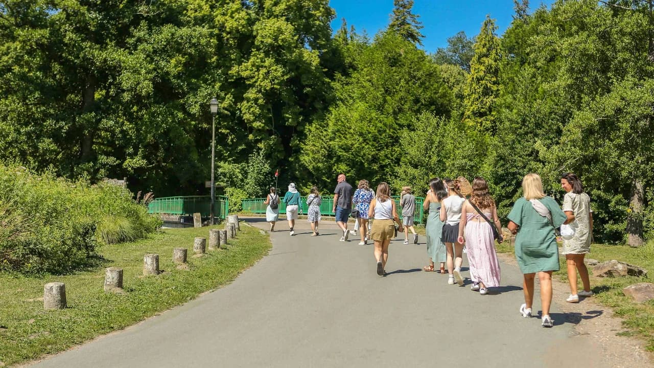 Giverny: Impressionist Day Trip from Paris with Audio Guide - Photo 4