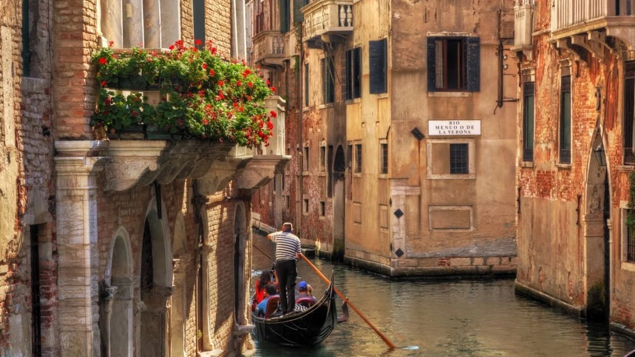 Venice: Gondola Ride with Live Commentary - Photo 1