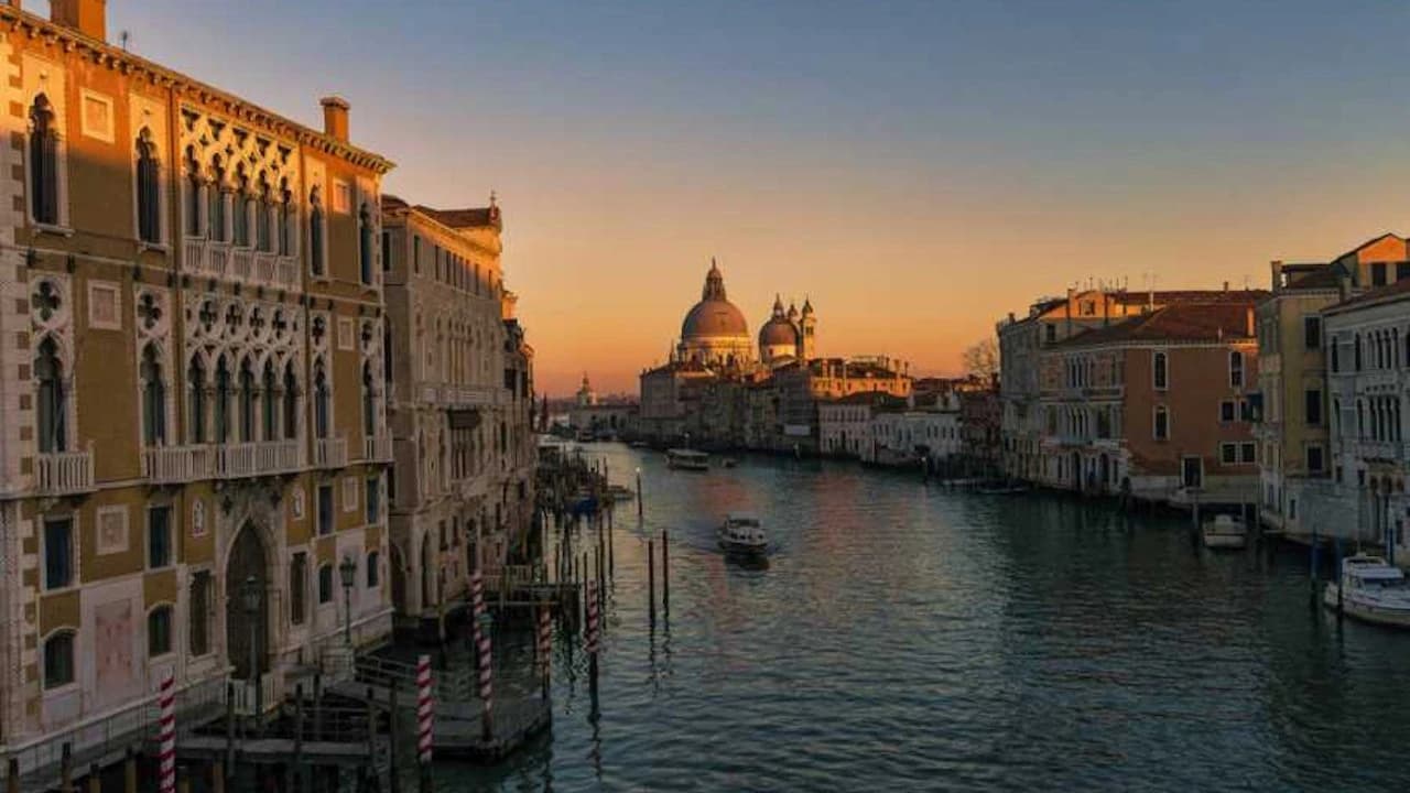 Venice: Gondola Ride with Live Commentary - Photo 5