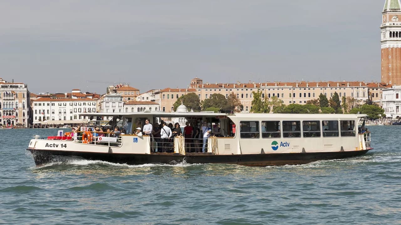 Vaporetto Pass: Venice Public Transport Ticket - Photo 3