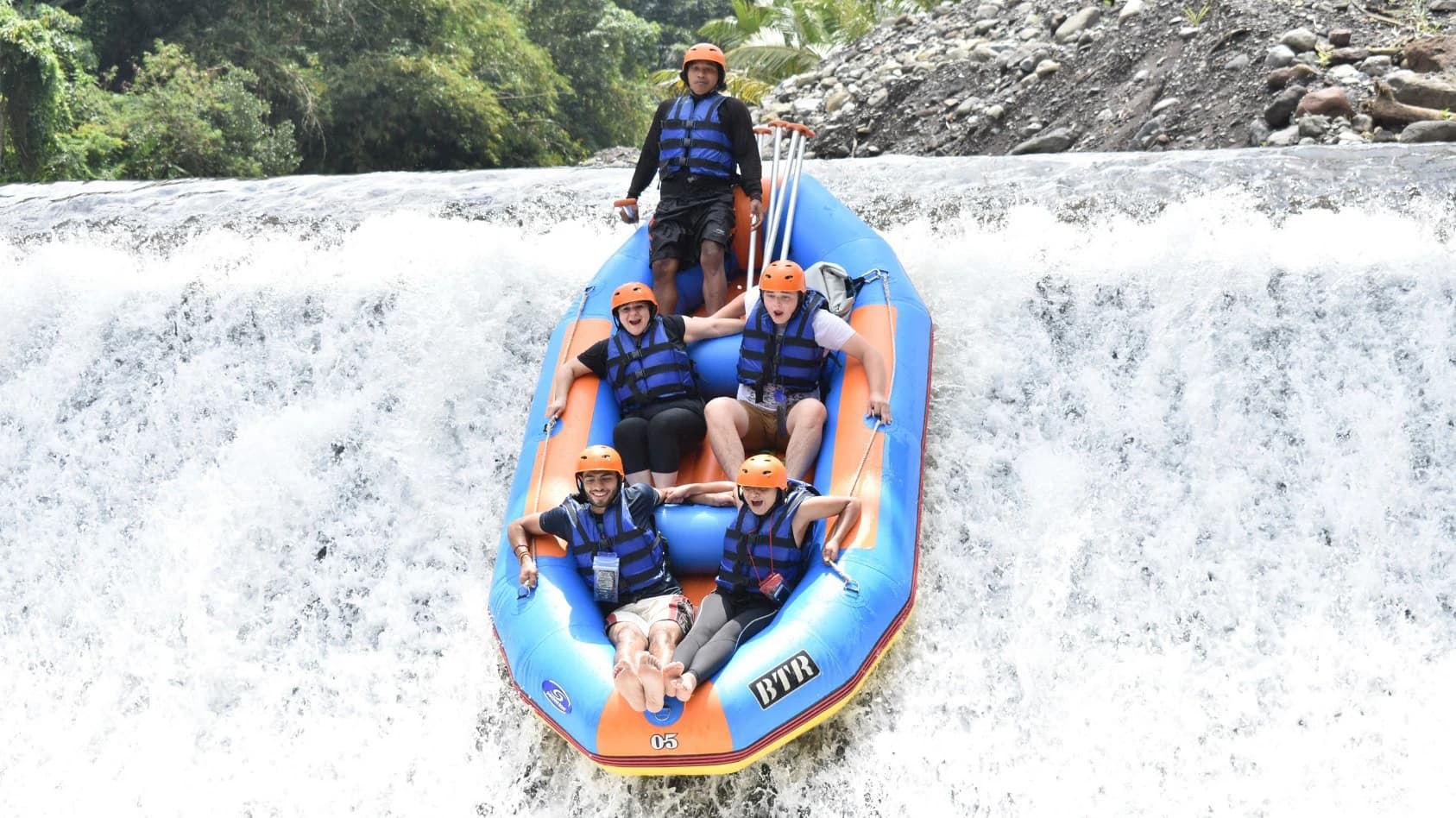 Telaga Waja White Water Rafting - image 6