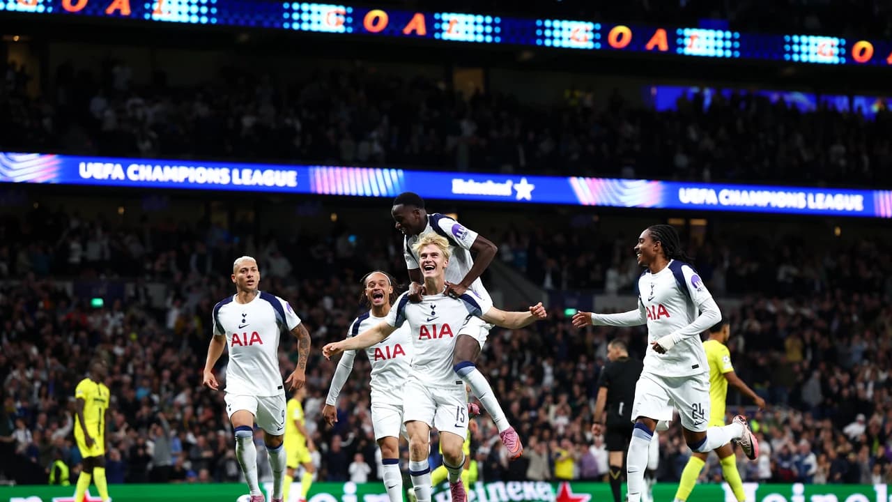 Premier League Football - Tottenham Hotspur FC Match Ticket at Tottenham Hotspur Stadium - Photo 5
