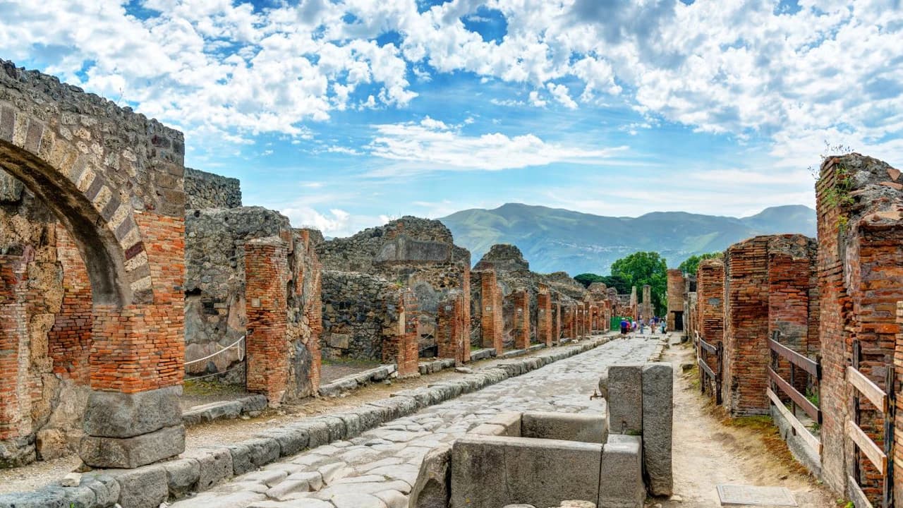 Pompeii and Naples Full-Day Tour from Rome - Photo 4